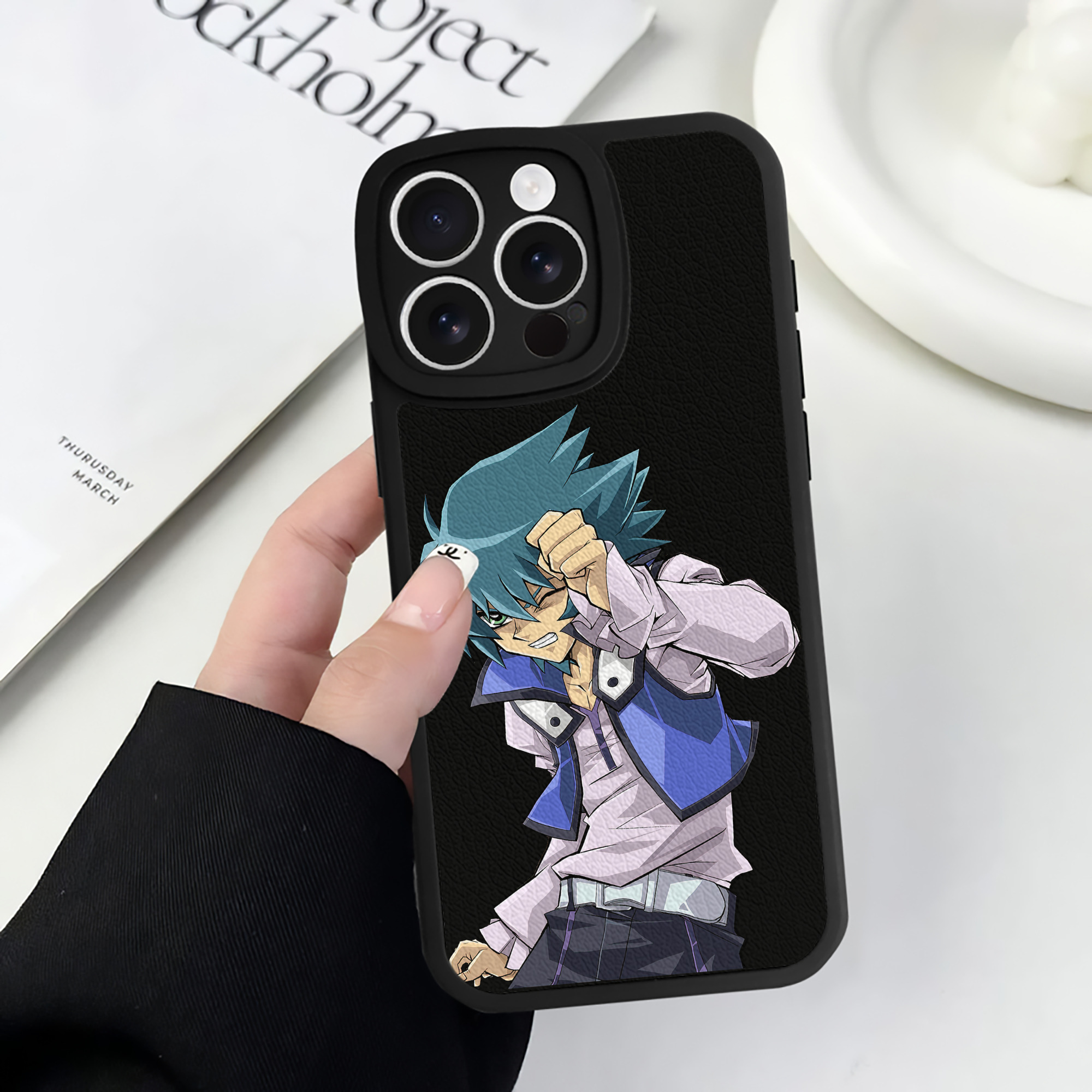 遊☆戯☆王 Yu-Gi-Oh! 【iPhone 16シリーズ対応】シリコンスマホケース（レザー調） 材質：シリコン